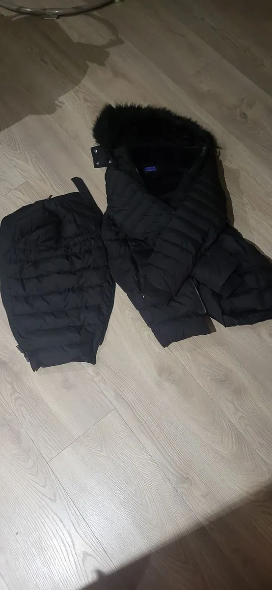 Maternity wear - Image 3