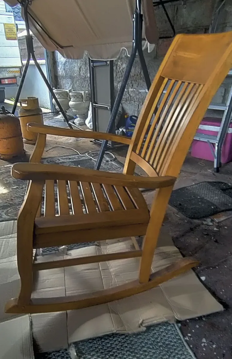 Wooden rocking chair - Image 1