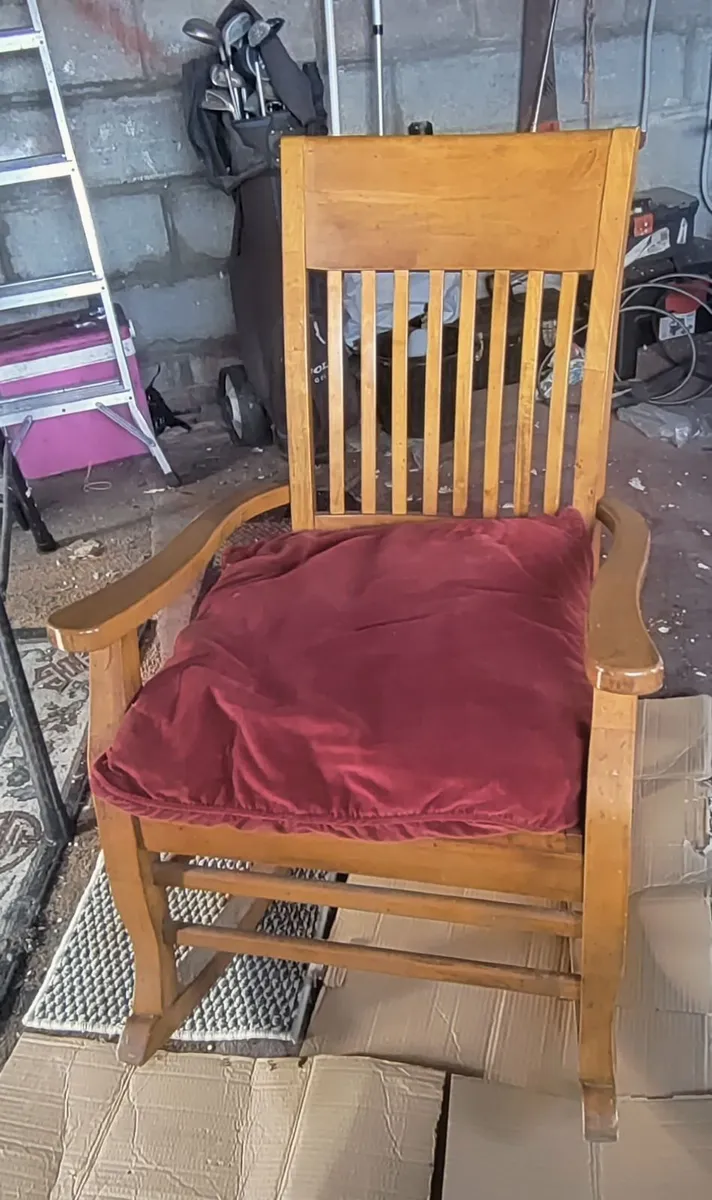 Wooden rocking chair - Image 3