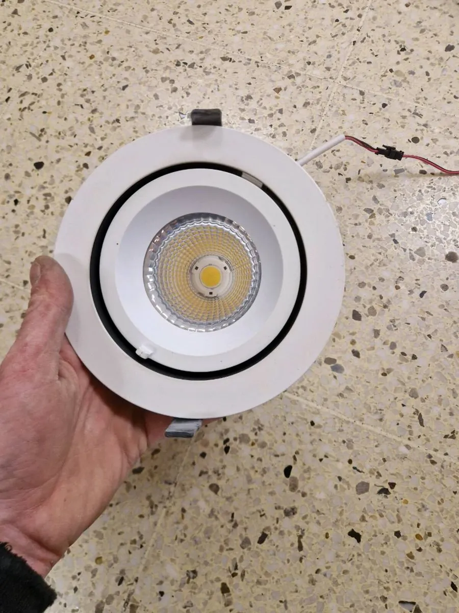 40 x Adjustable recessed downlights - Image 1