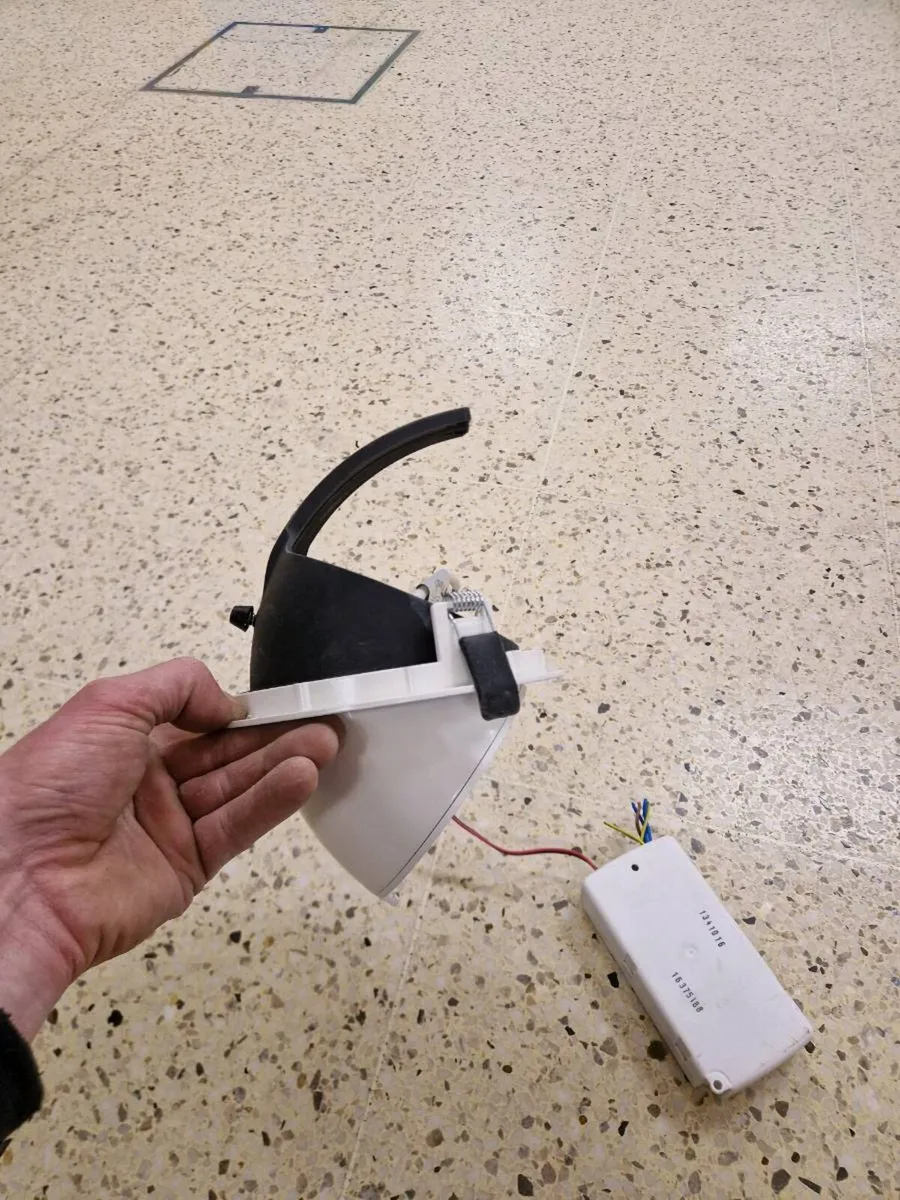 40 x Adjustable recessed downlights - Image 2