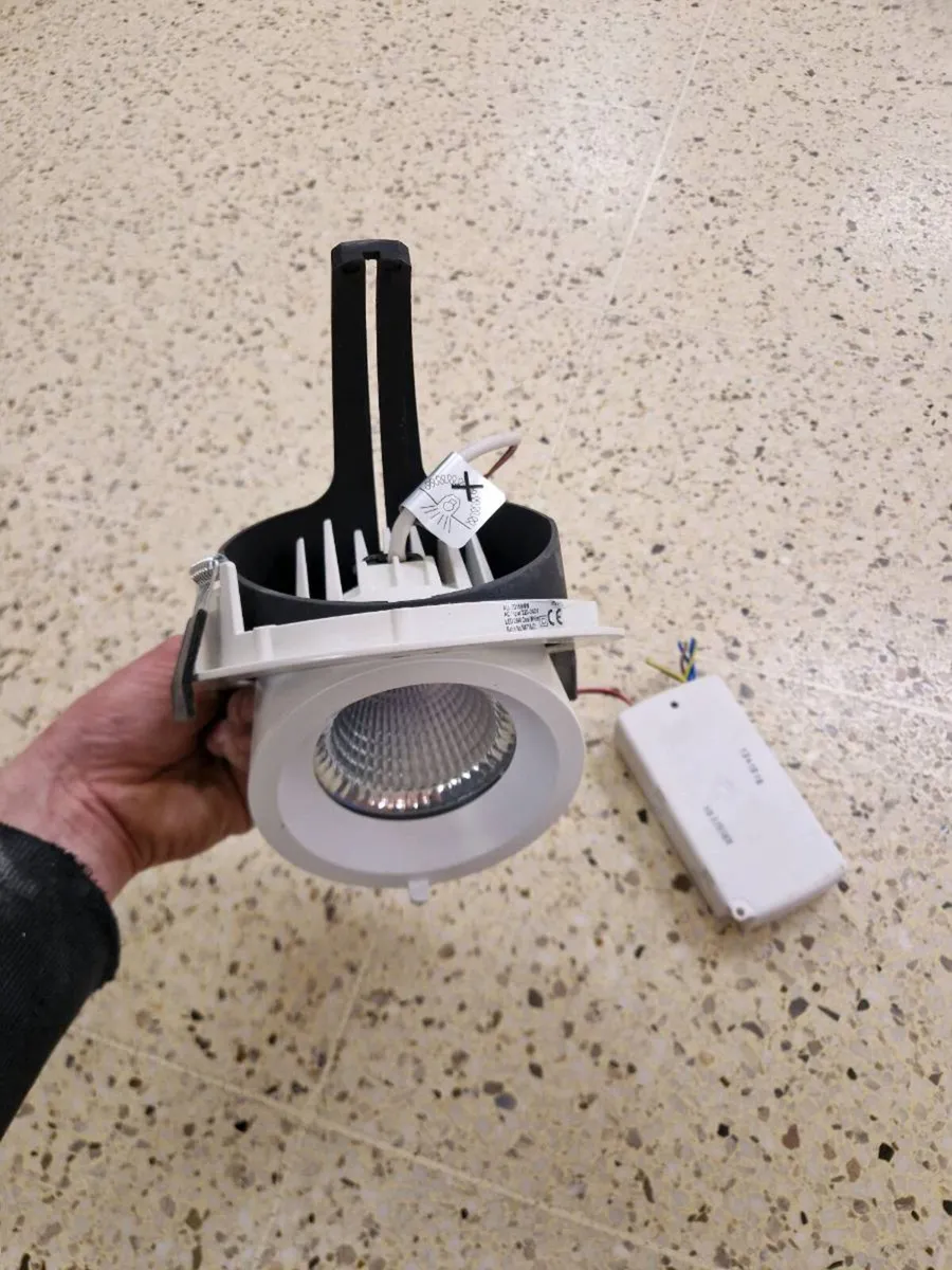 40 x Adjustable recessed downlights - Image 3