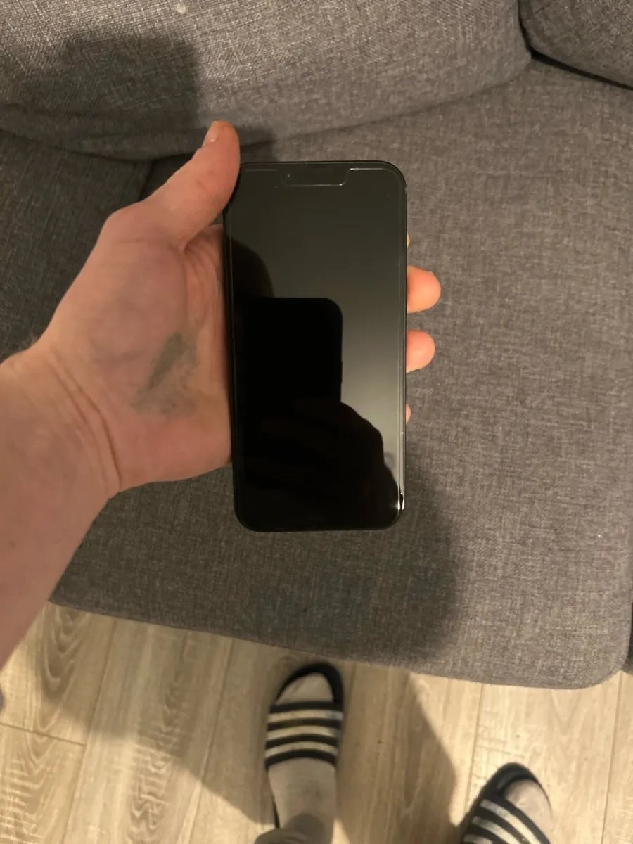 iPhone 16e black 128gb unlocked, 100% battery he - Image 1