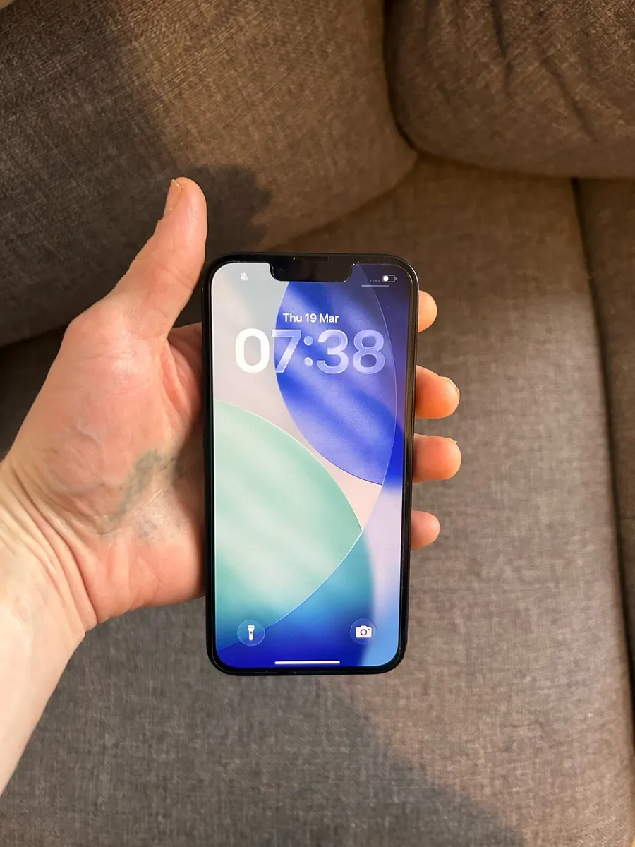 iPhone 16e black 128gb unlocked, 100% battery he - Image 2