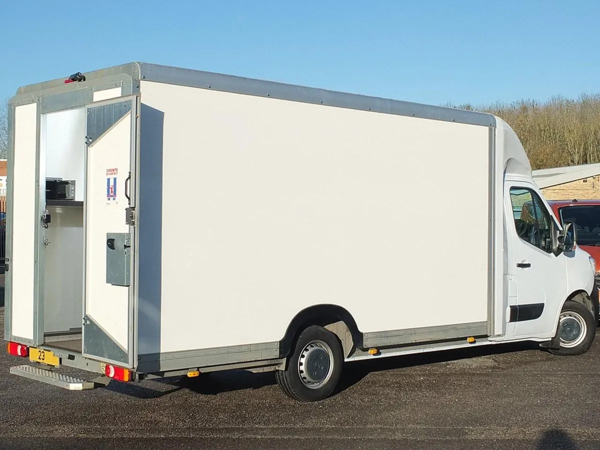 2023 Renault Master Luton Low Loader Box Van - Image 2