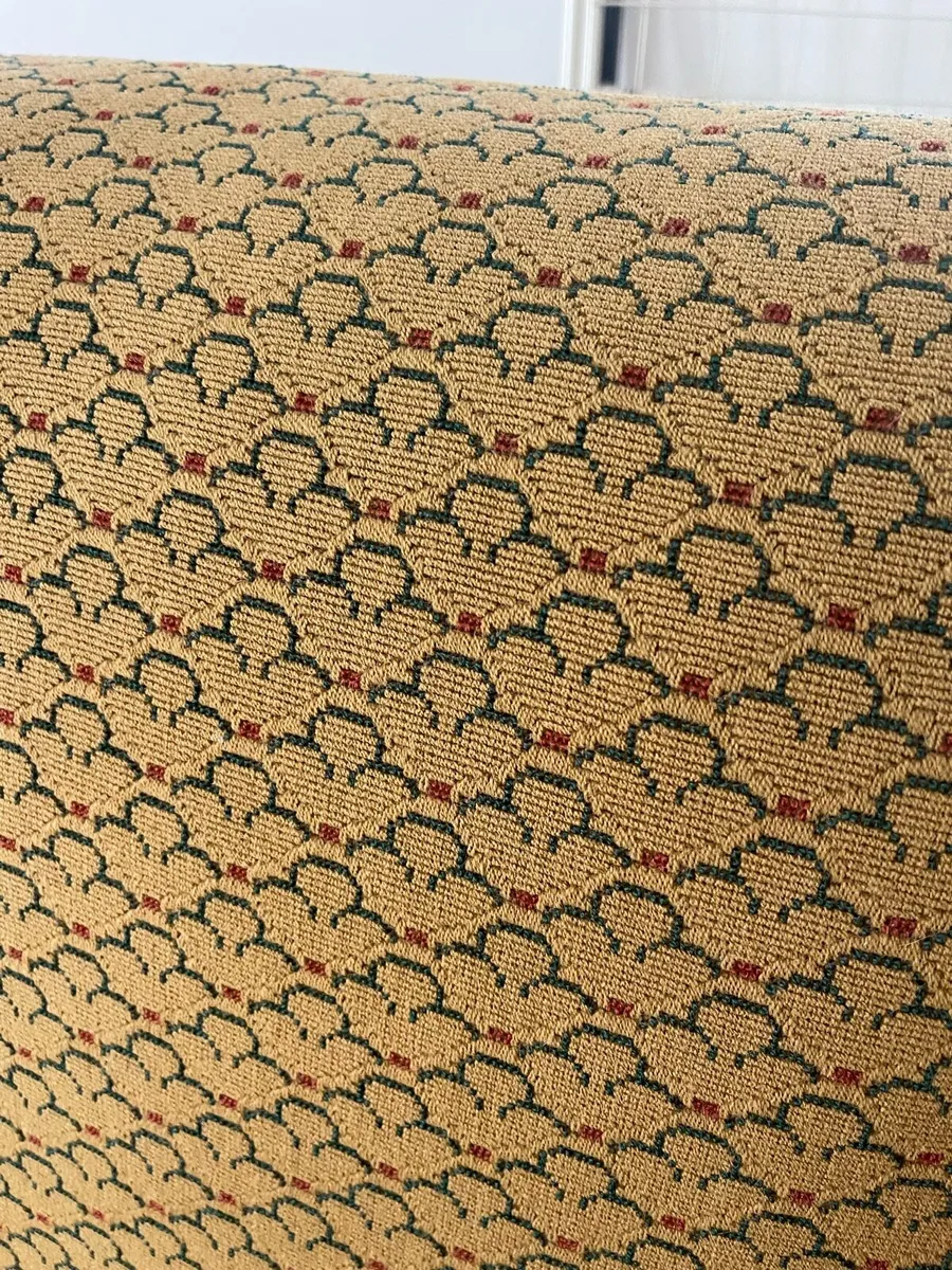 Vintage queen Ann arm chair in VGC - Image 2