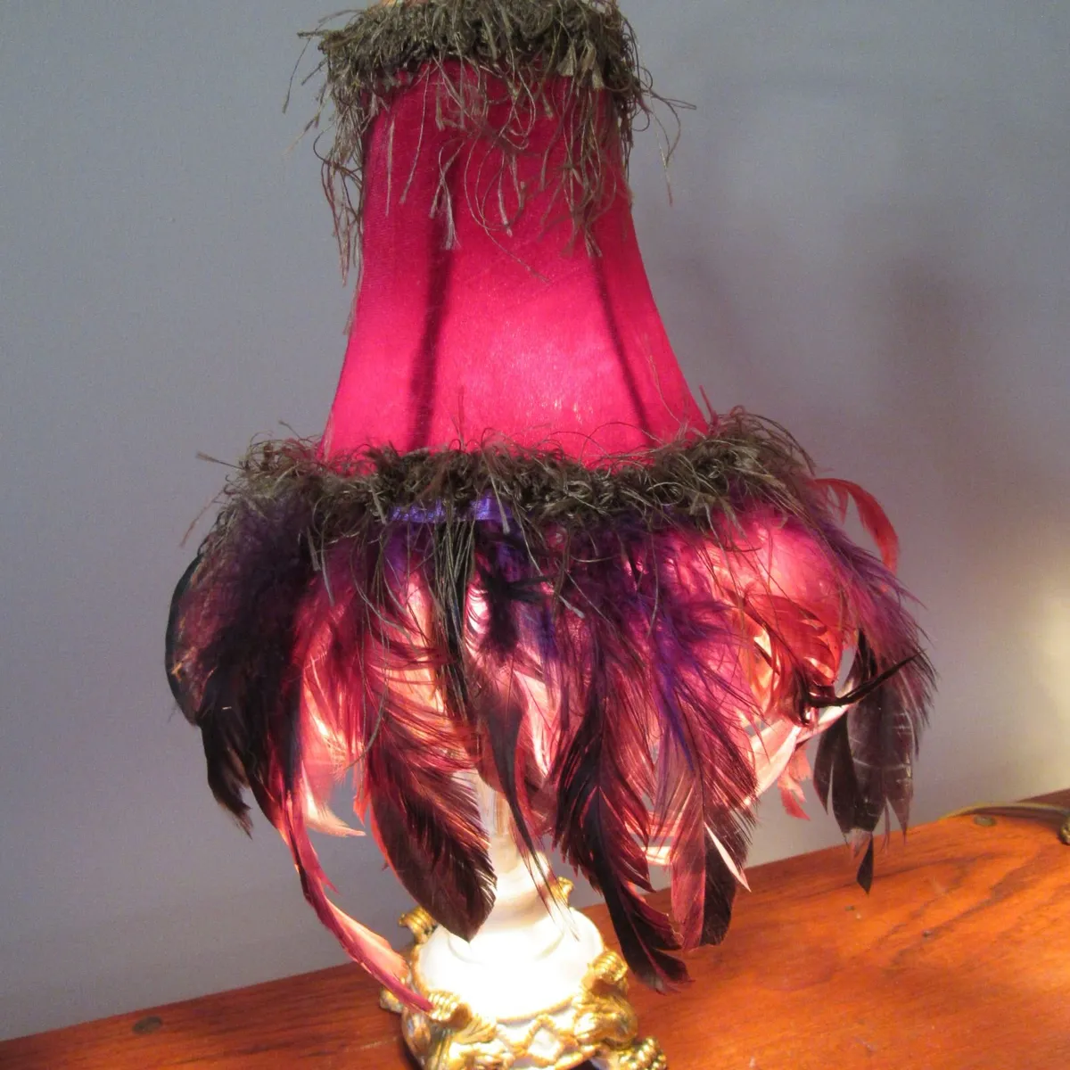 Pair Vintage Decorative Table Lamps Feather Shades - Image 3