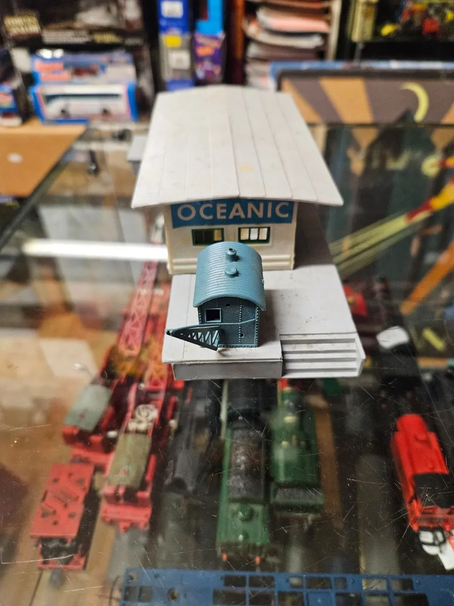 Hornby OO Gauge Goods Shed Depot - Image 3