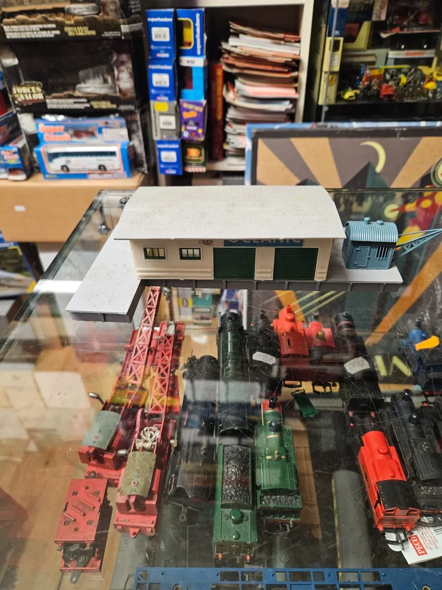 Hornby OO Gauge Goods Shed Depot - Image 1