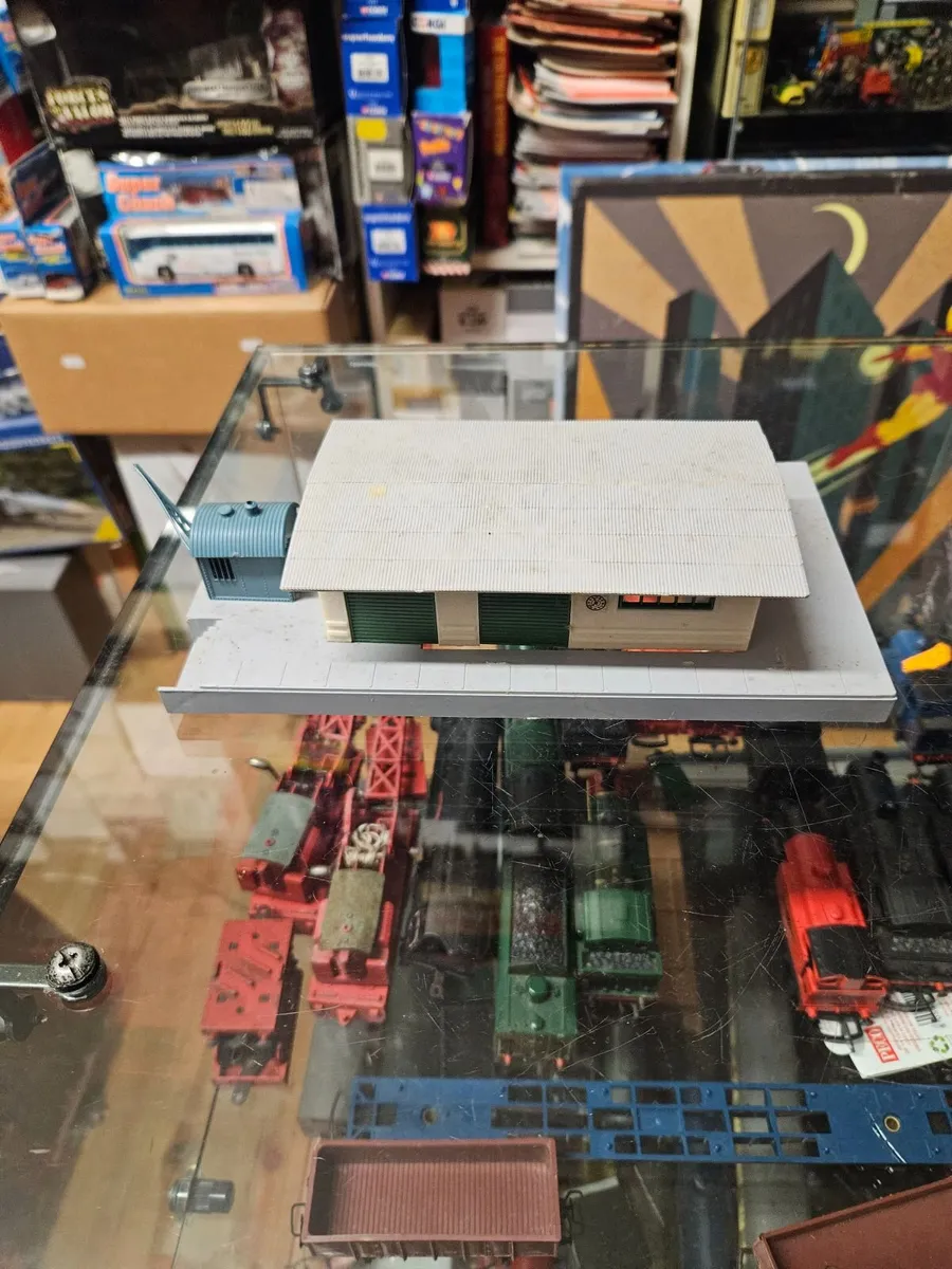 Hornby OO Gauge Goods Shed Depot - Image 4
