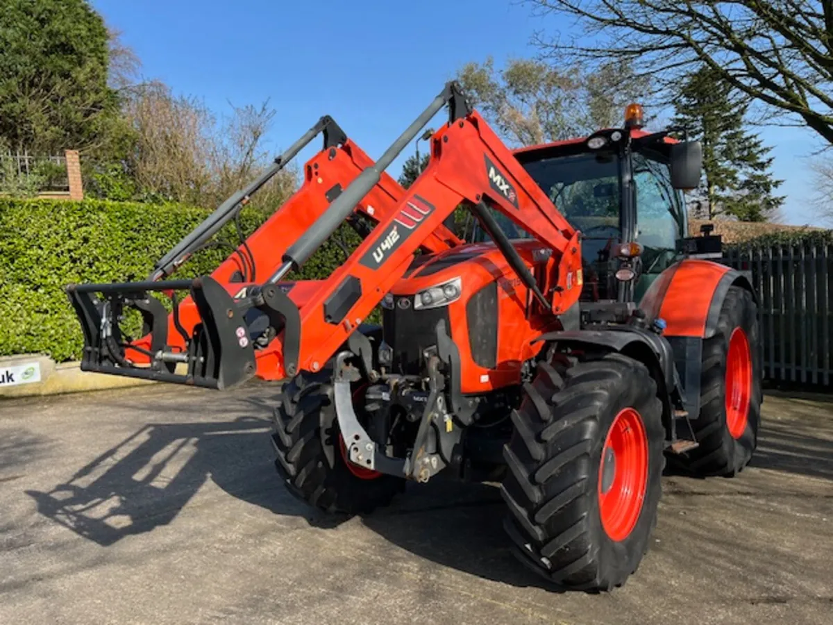 Kubota M7152 Premium c/w MX Loader - Image 2