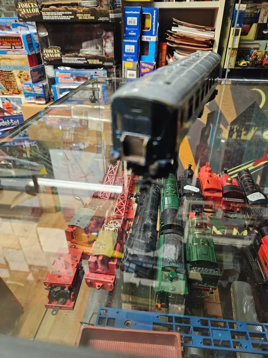 Hornby Triang OO Gauge Carraige - Image 1