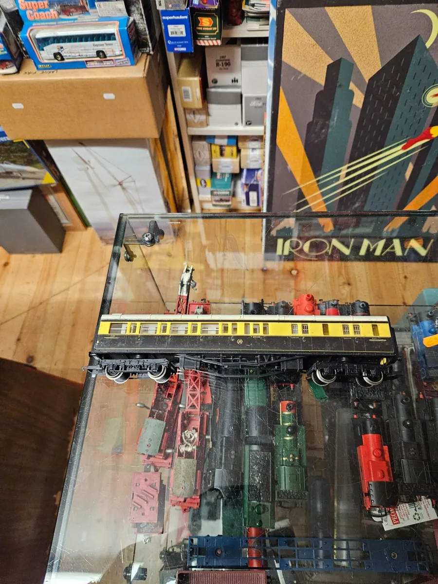 Hornby Lima OO Gauge Carraige