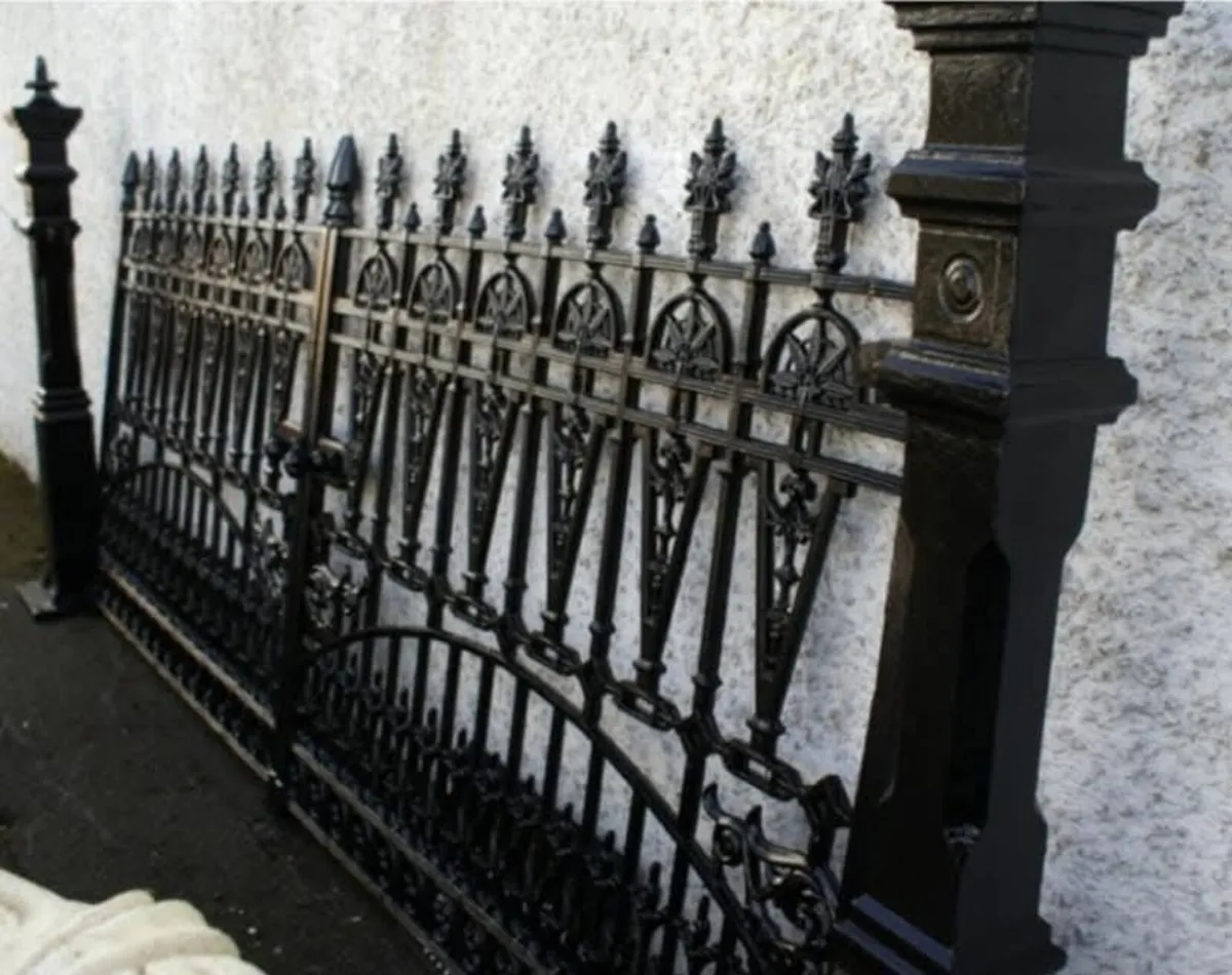 Solid cast iron gates with piers