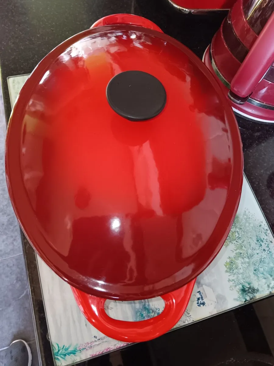 Cast iron pot - Image 3