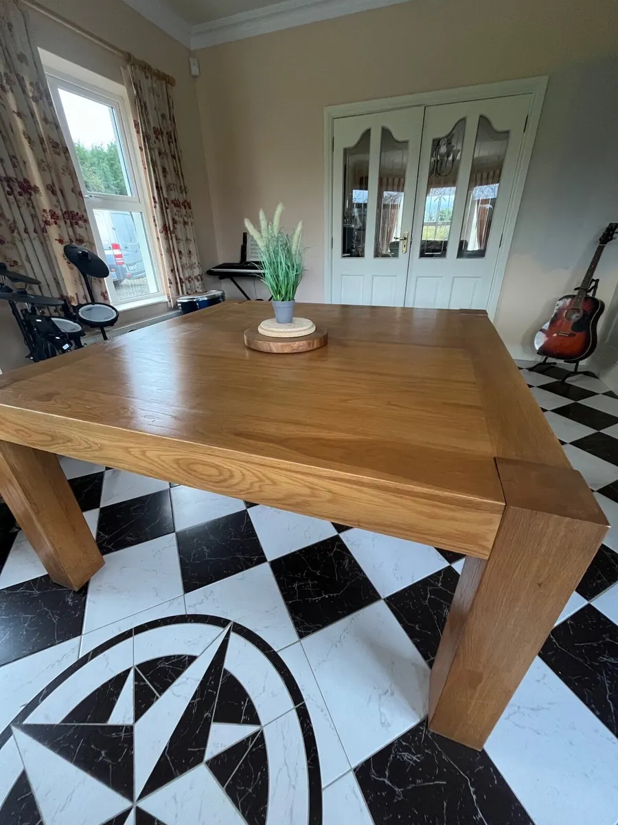 Kitchen table - Image 2