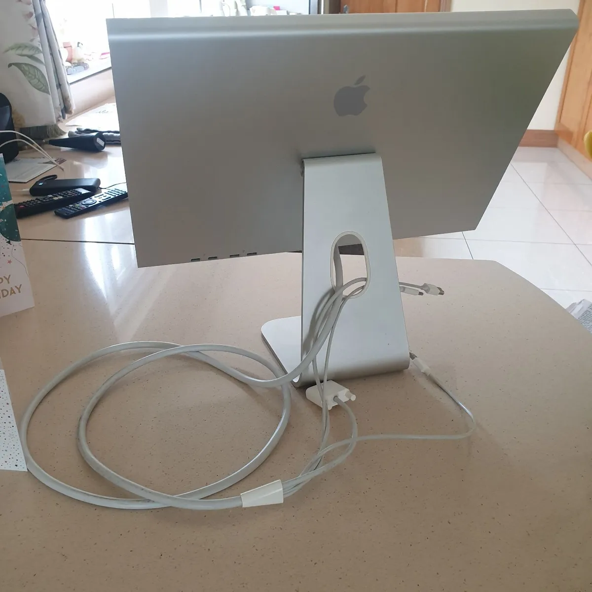 Apple Cinema Display (20” flat panel) & Keyboard - Image 3