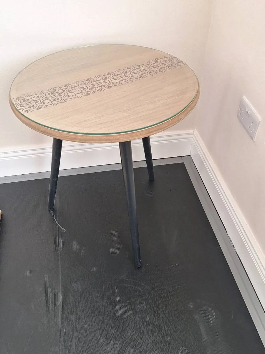 Side table - Image 1