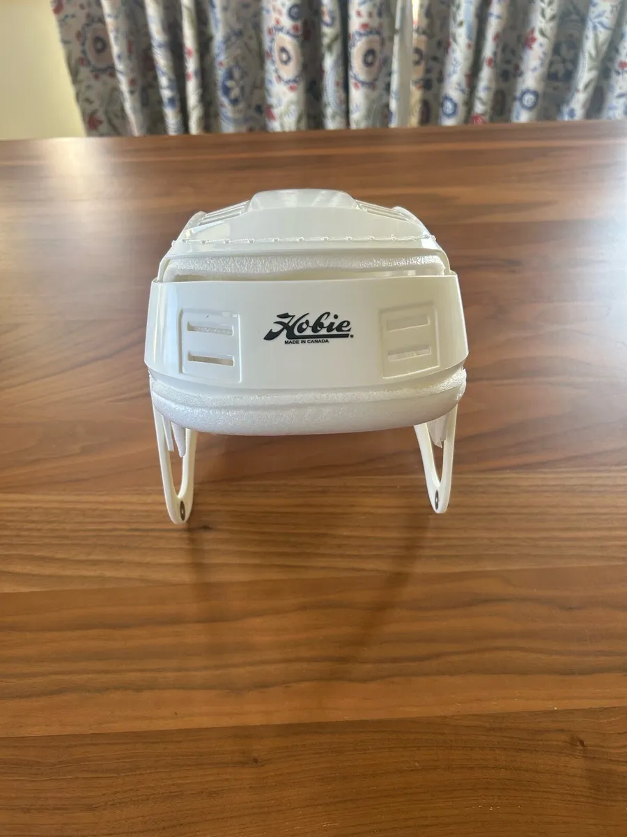 Gola hurling helmet - Image 4