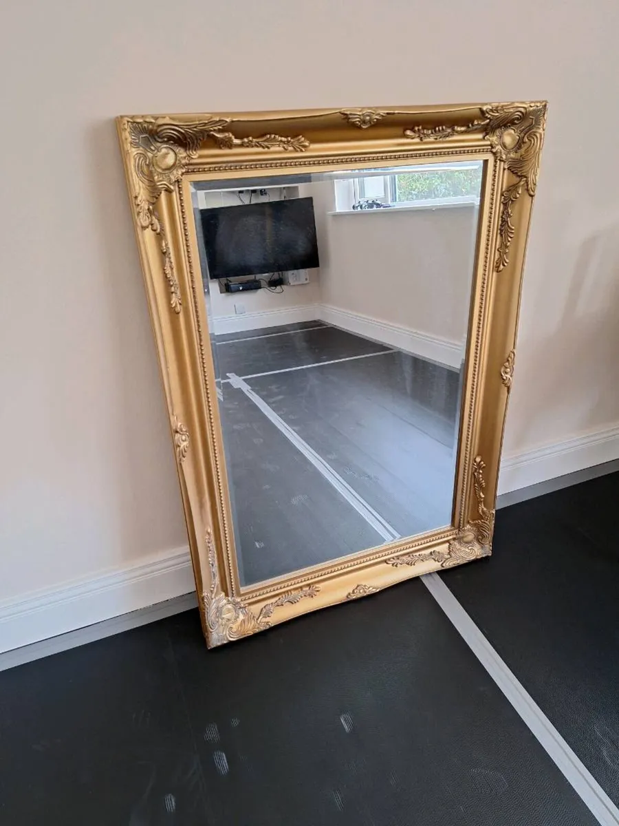 Gold mirror - Image 1