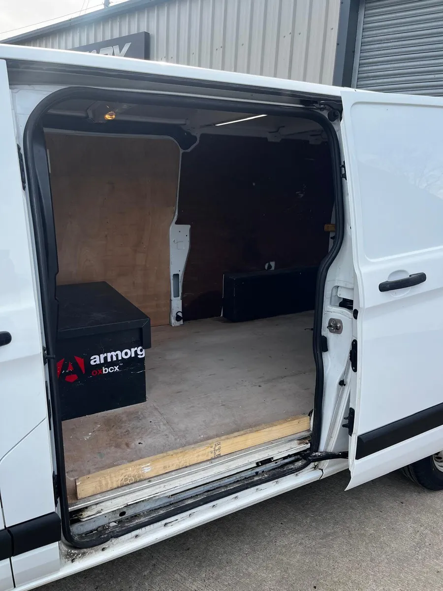 Ford Transit Custom 2021 LWB, FSH, Ready to go - Image 4