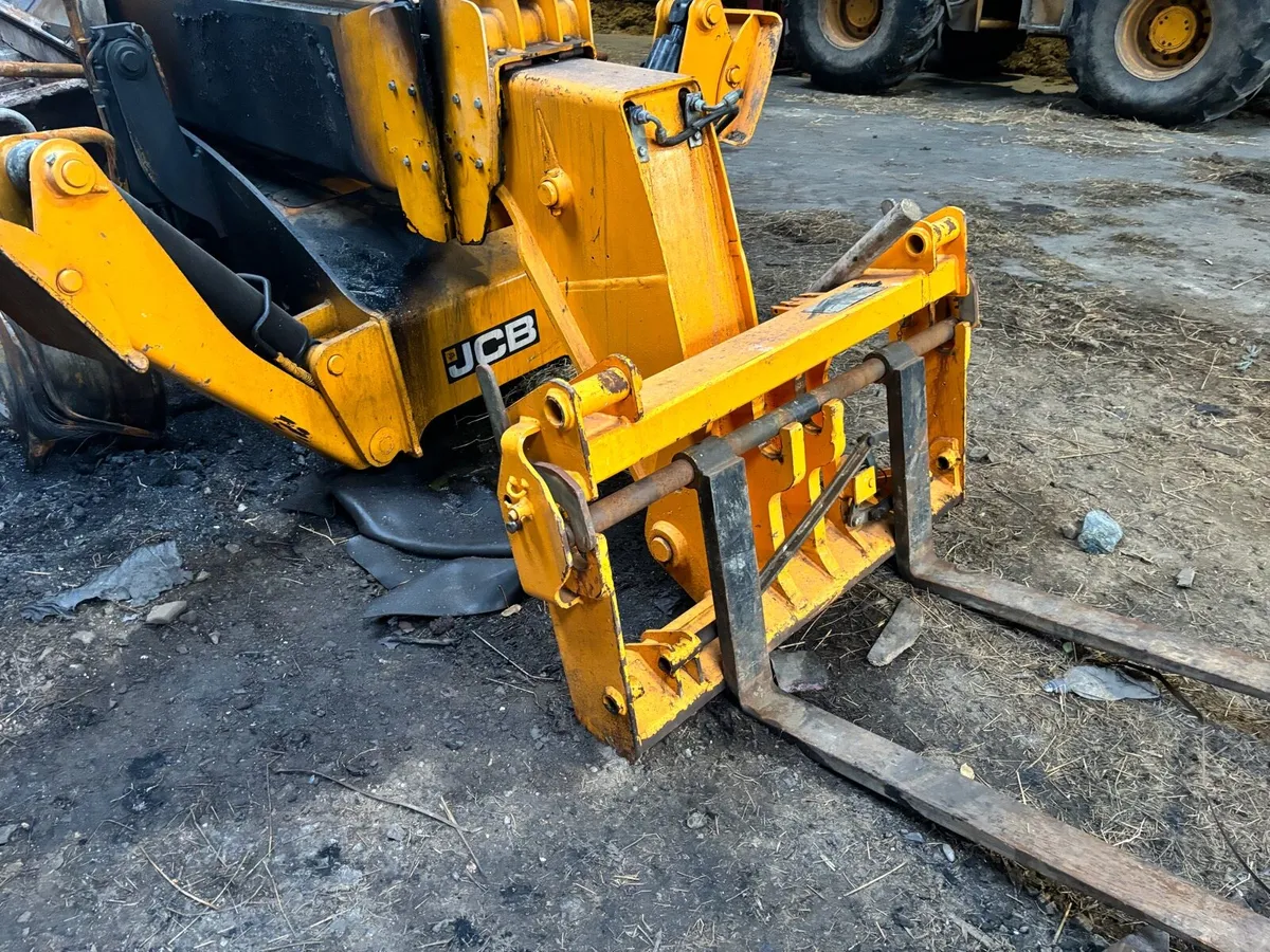 JCB teleporter 535-140 burned - Image 3