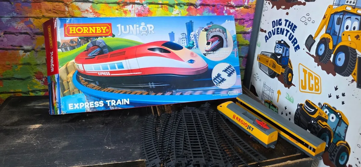 Hornby Junior Train (never used) + extra train set - Image 1