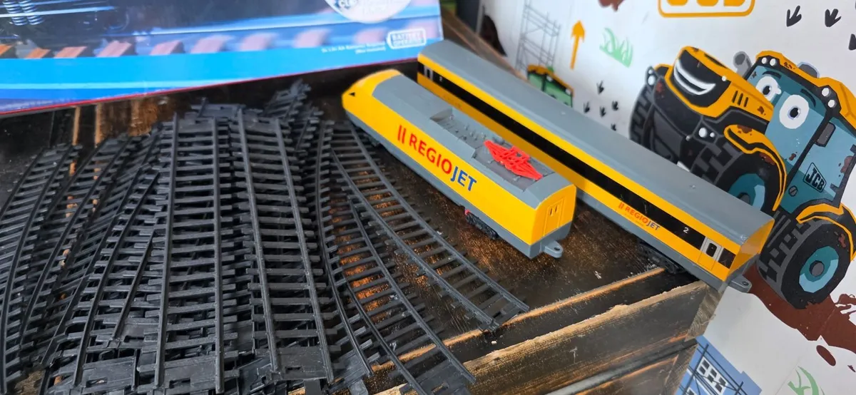 Hornby Junior Train (never used) + extra train set - Image 2