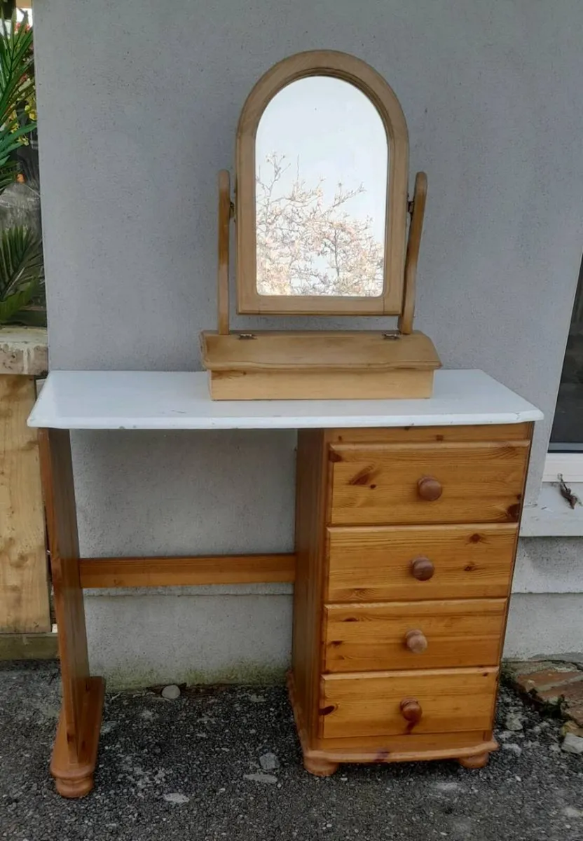 Dressing table with drawers - Image 1