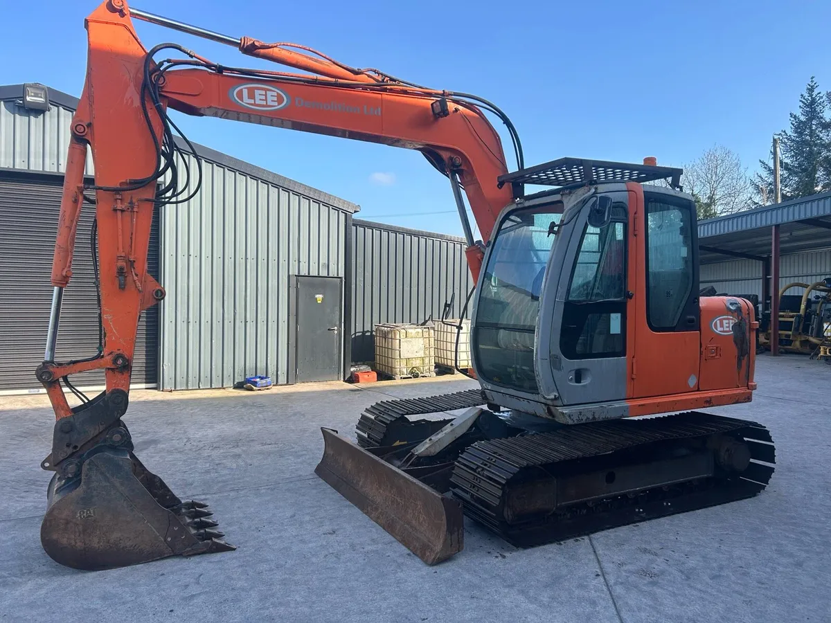 Hitachi Zaxis 70 - Image 1