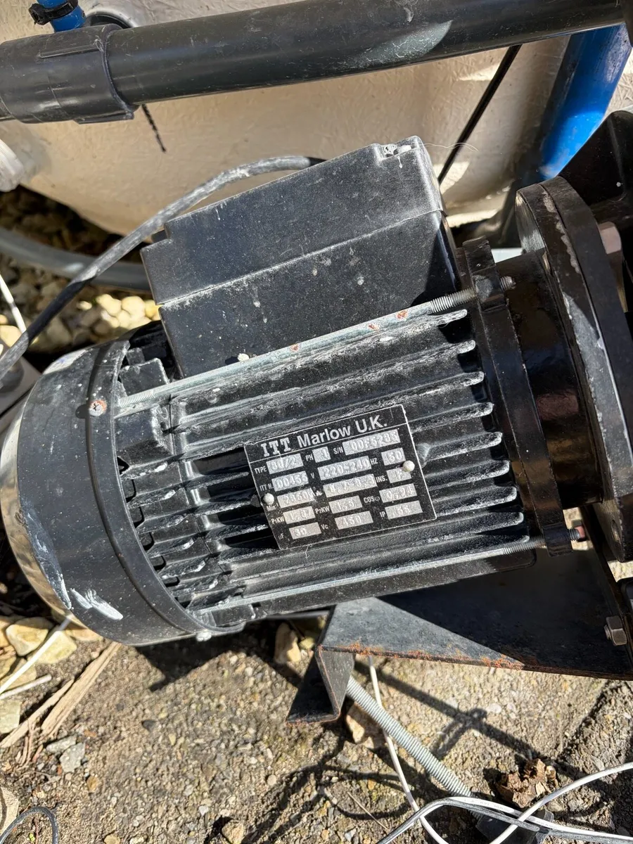 Jacuzzi bath - Image 2