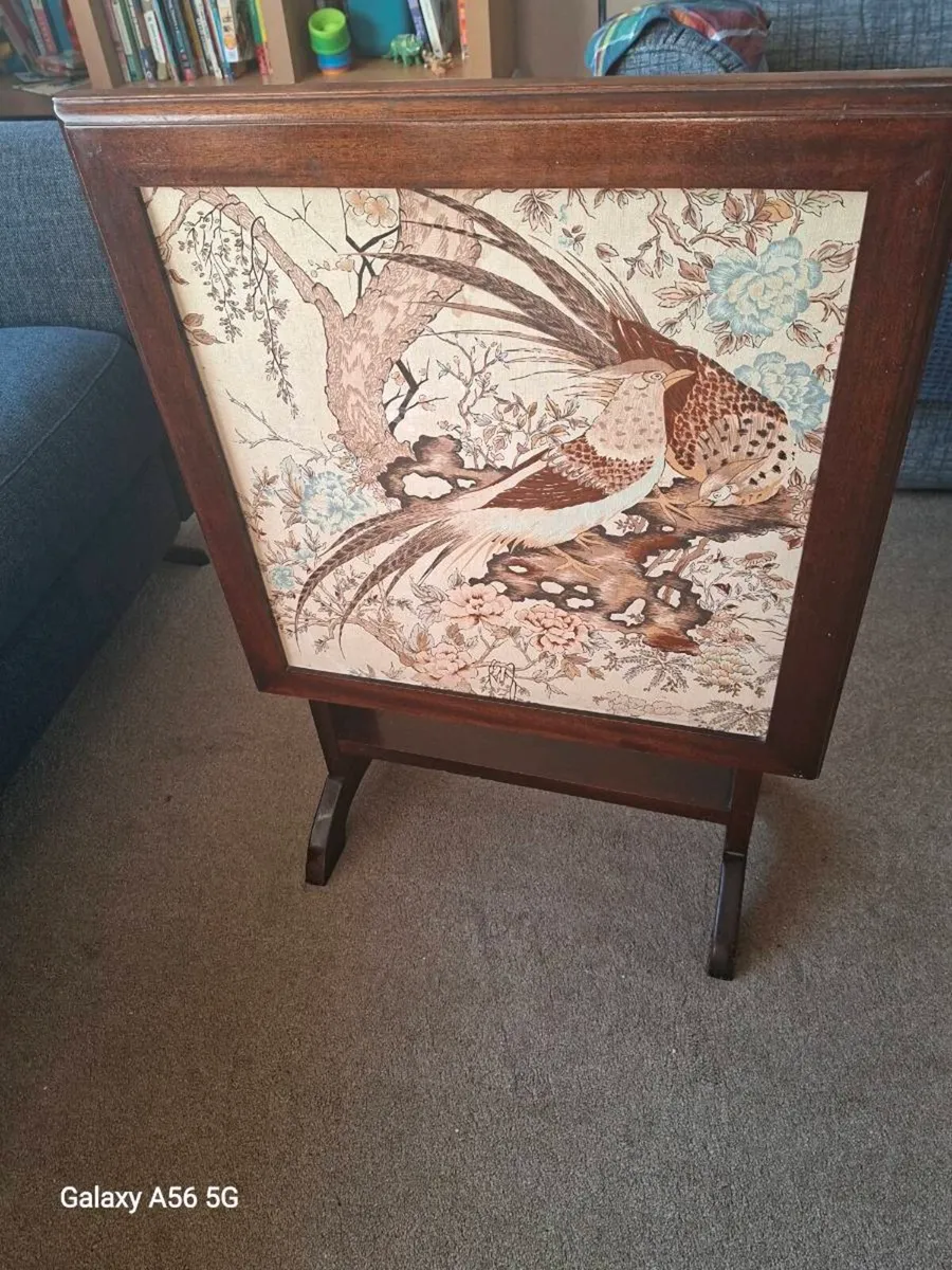 COFFEE TABLE. - Image 2