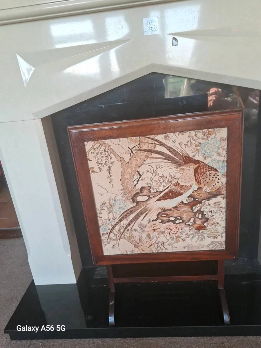 COFFEE TABLE. - Image 4