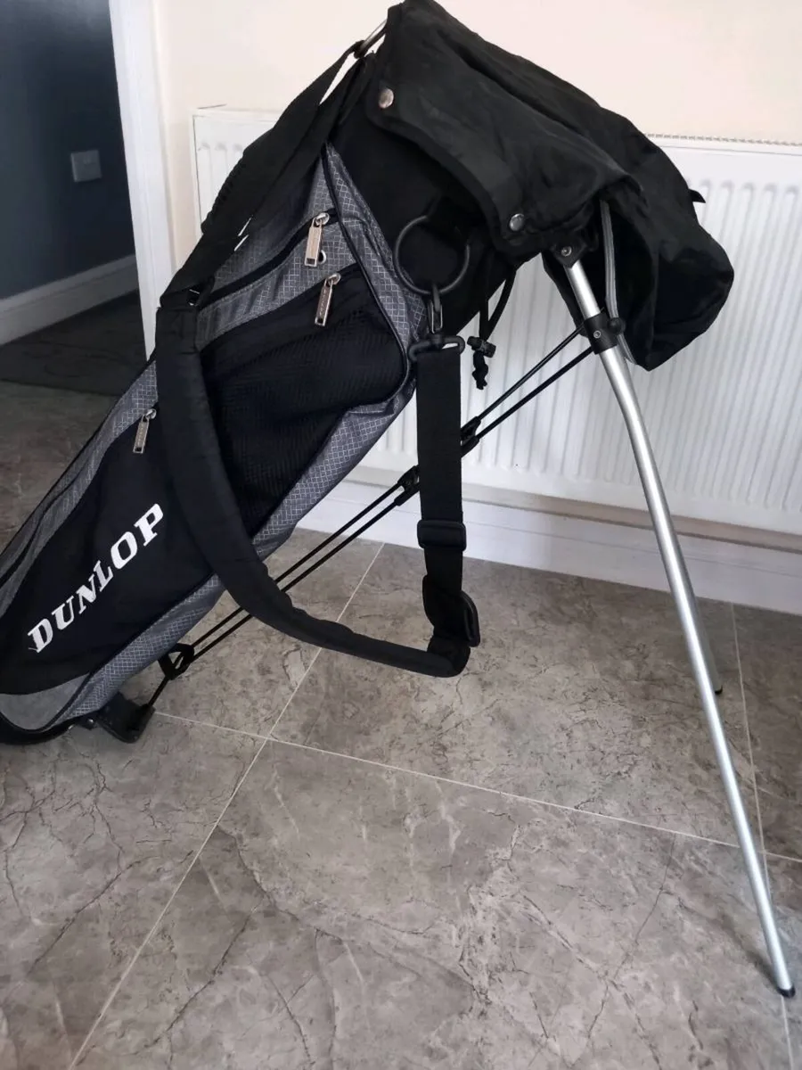 Dunlop golf bag with stand. - Image 3