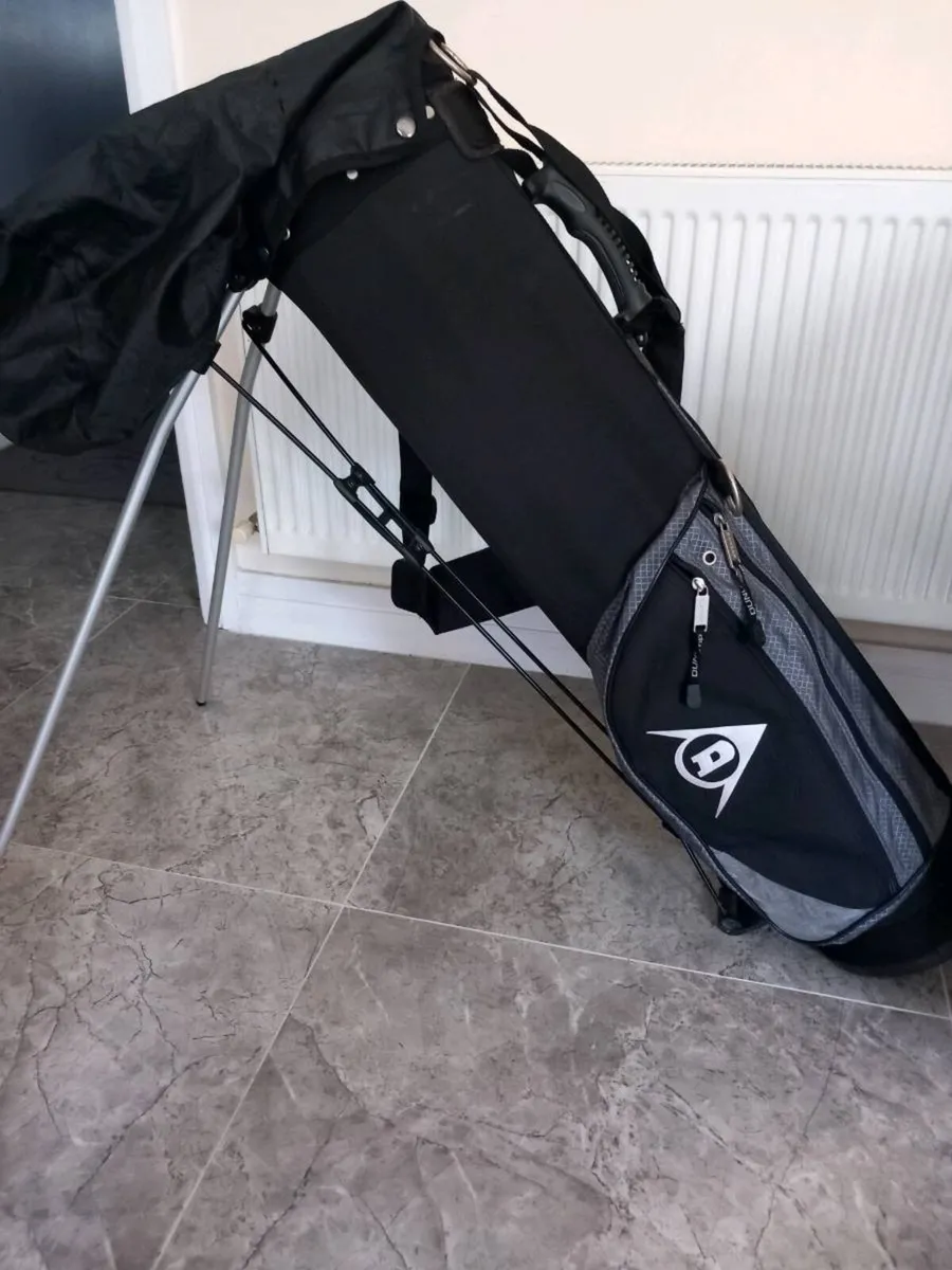 Dunlop golf bag with stand. - Image 4
