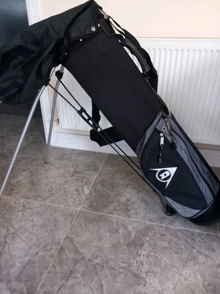 Dunlop golf bag with stand. - Image 2