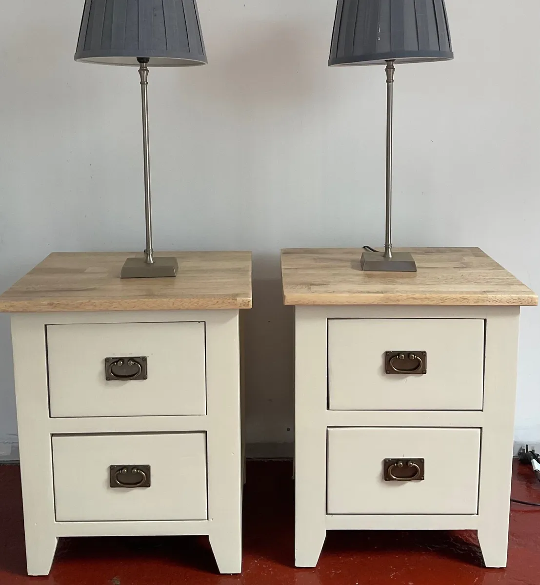 Pair of neat bedside lockers inVGC - Image 3