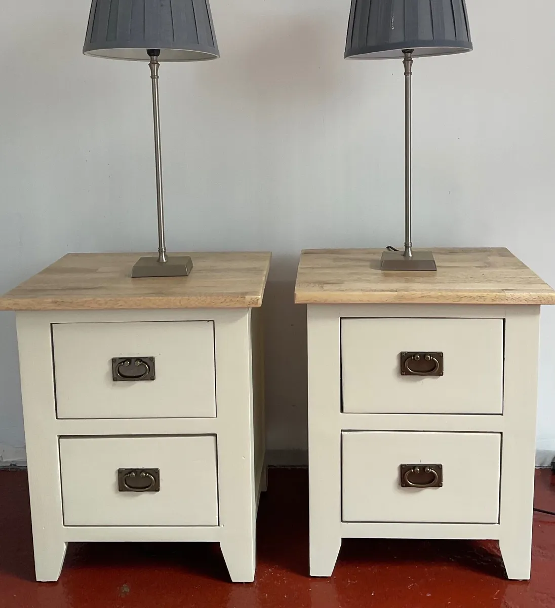Pair of neat bedside lockers inVGC - Image 4