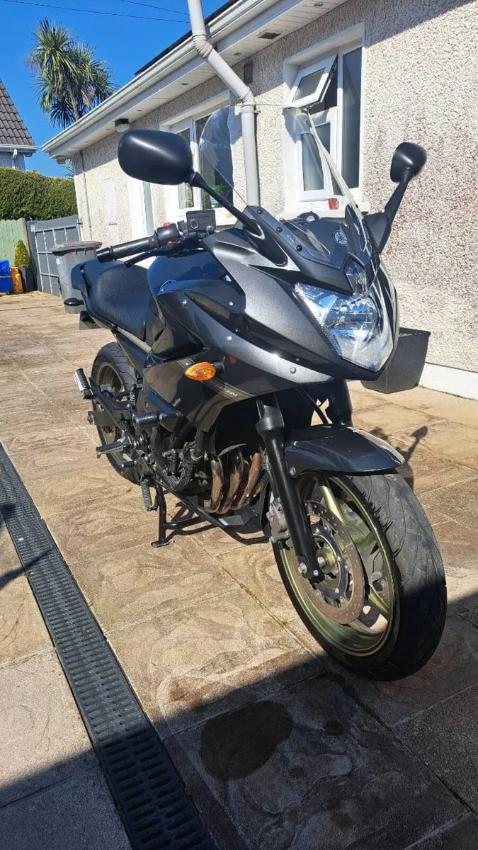 2010 yamaha XJ6 - Image 2