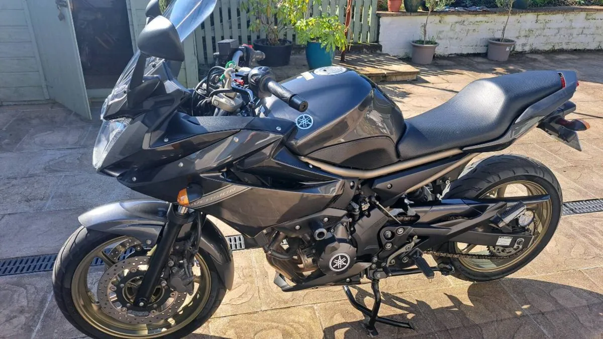 2010 yamaha XJ6 - Image 4