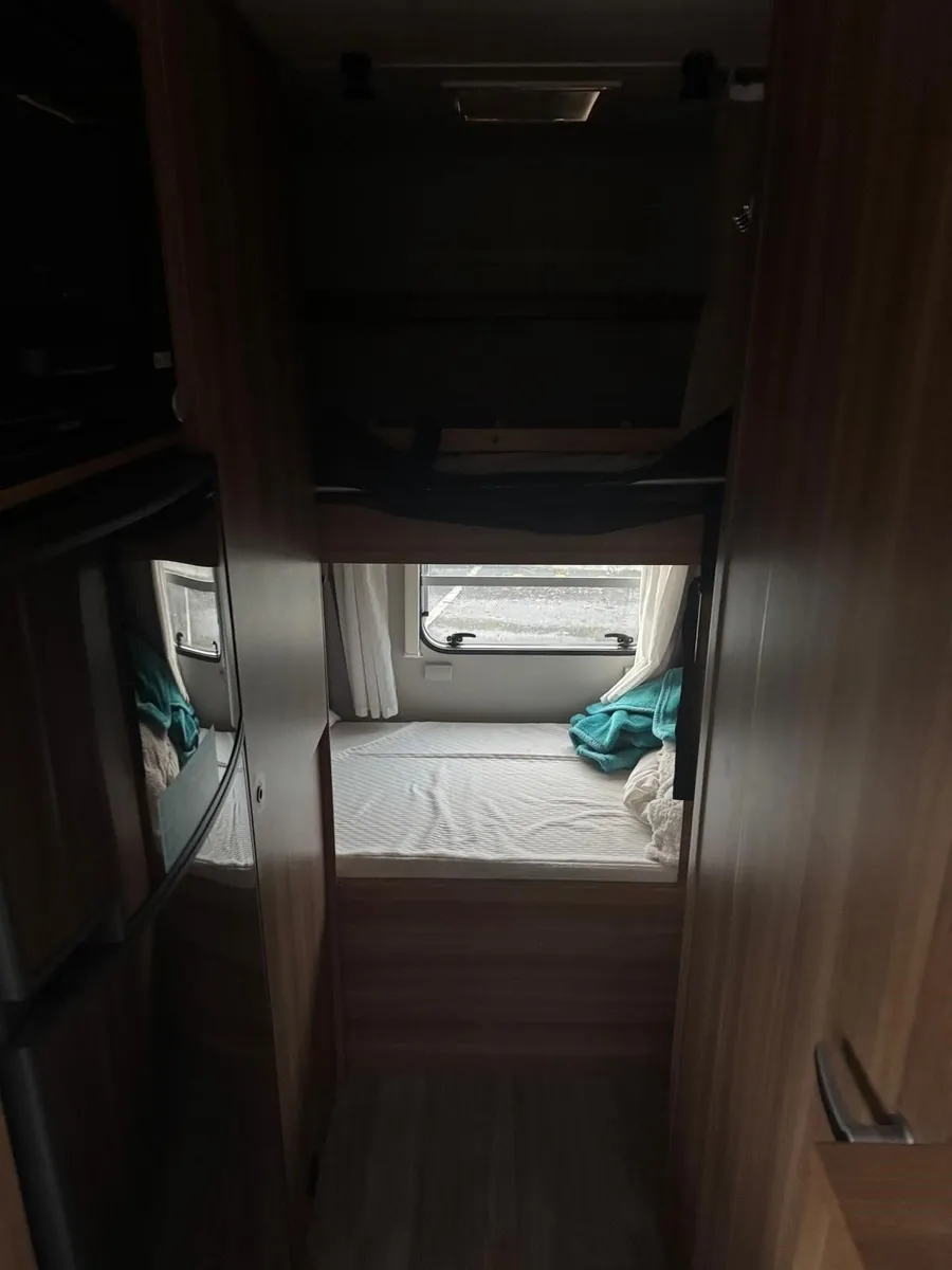 Weinsburg Cara Home 2021, 6 Berth, Campervan - Image 3