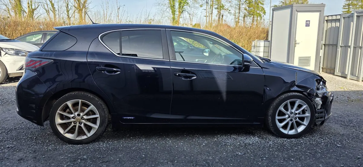 12 LEXUS CT200 HYBRID - Image 4