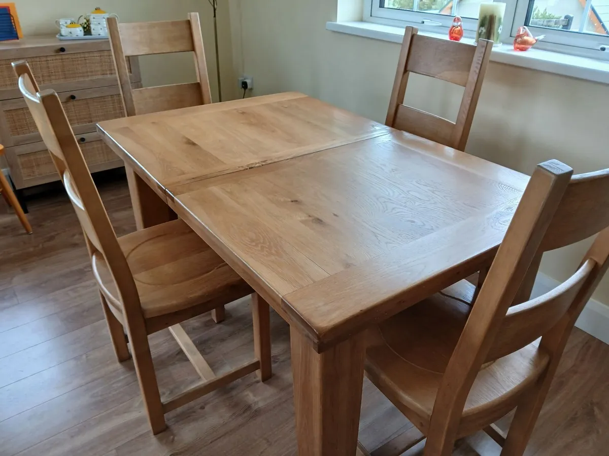 Dining table and chairs - Image 1