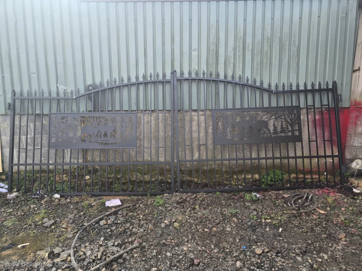 Metal Gates - Image 1