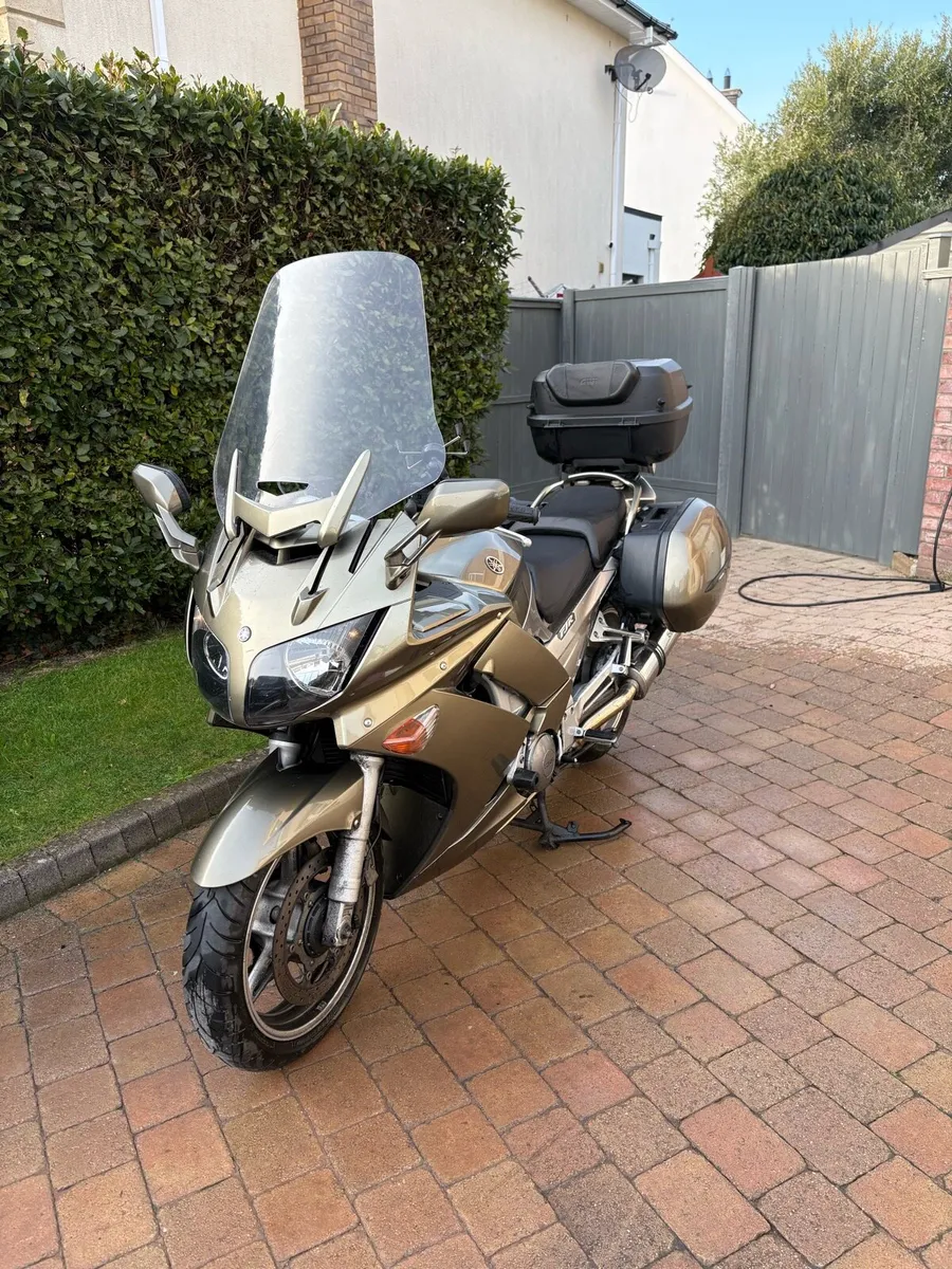 Yamaha FJR 1300 - Image 1
