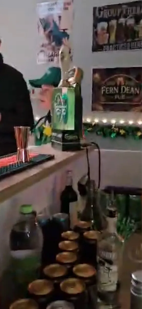 Pub memorabilia - Image 4