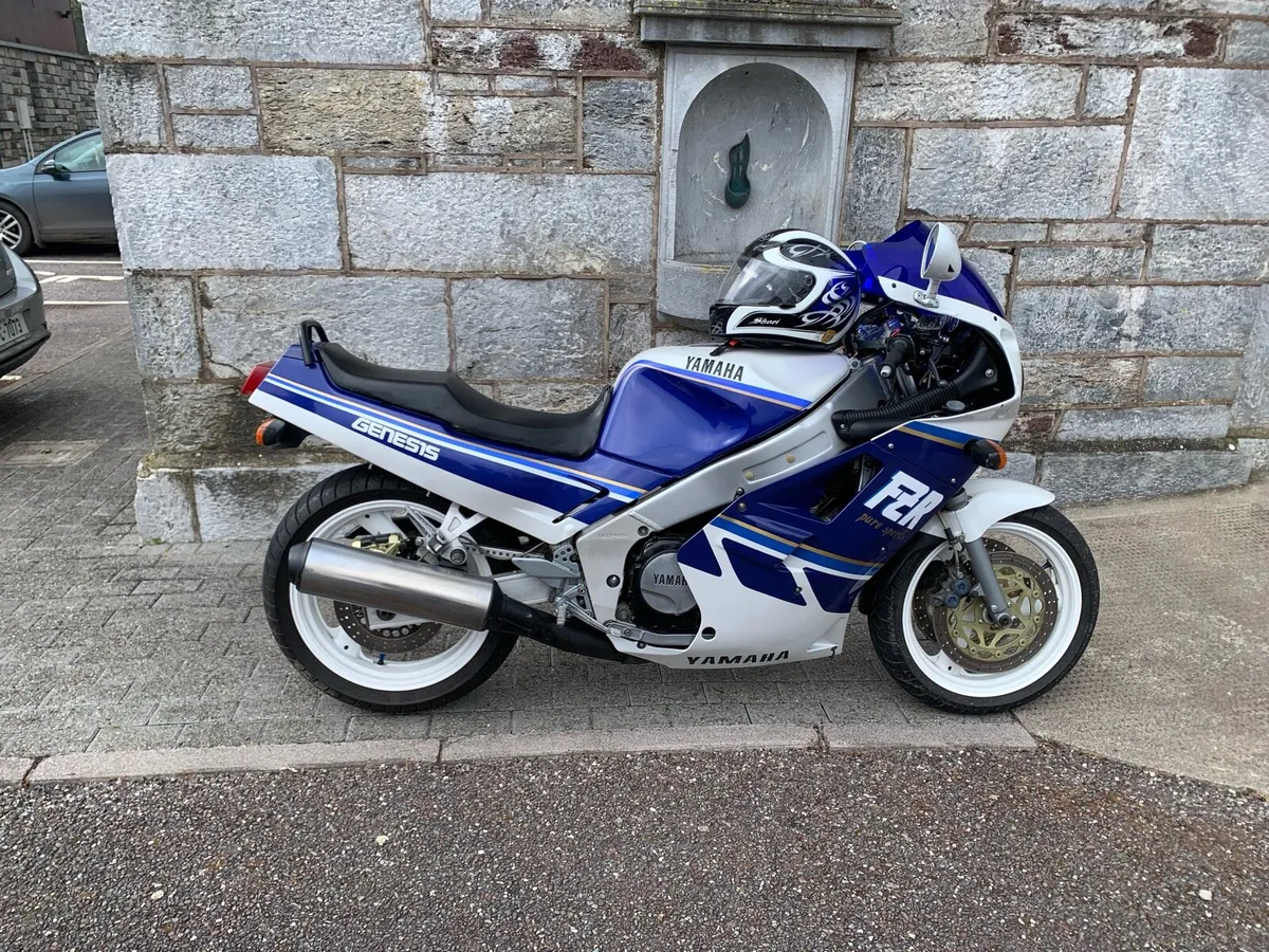 Yamaha FZR 1000 - Image 3
