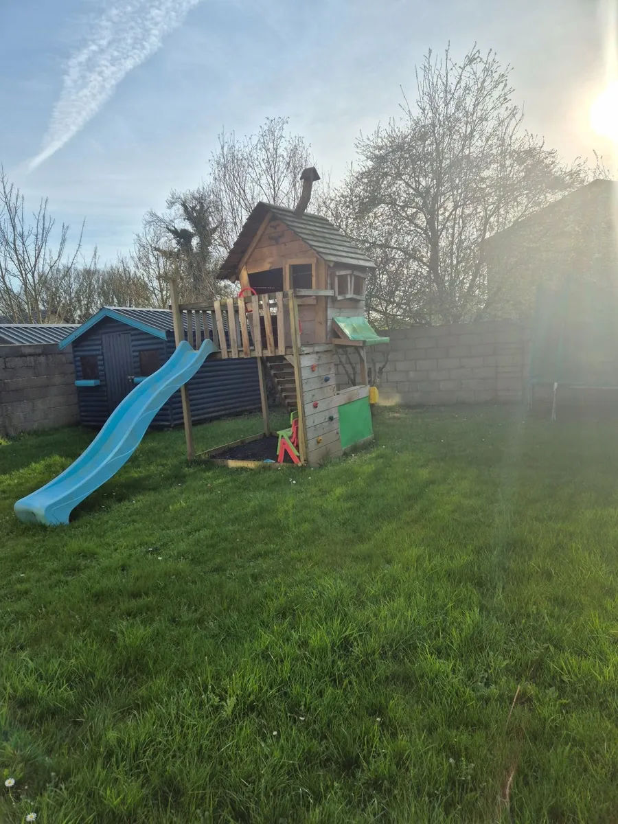 Garden playhouse with swing/rock wall - Image 3