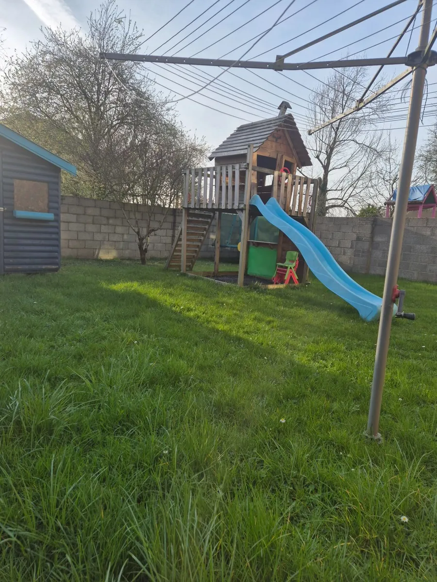 Garden playhouse with swing/rock wall - Image 4