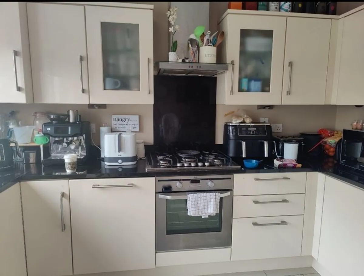 Kitchen for sale - Image 1